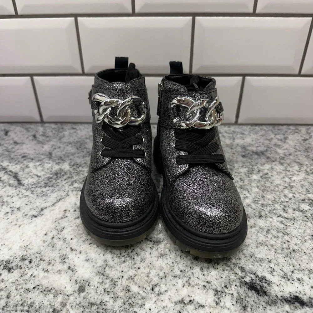 Nina glitter combat