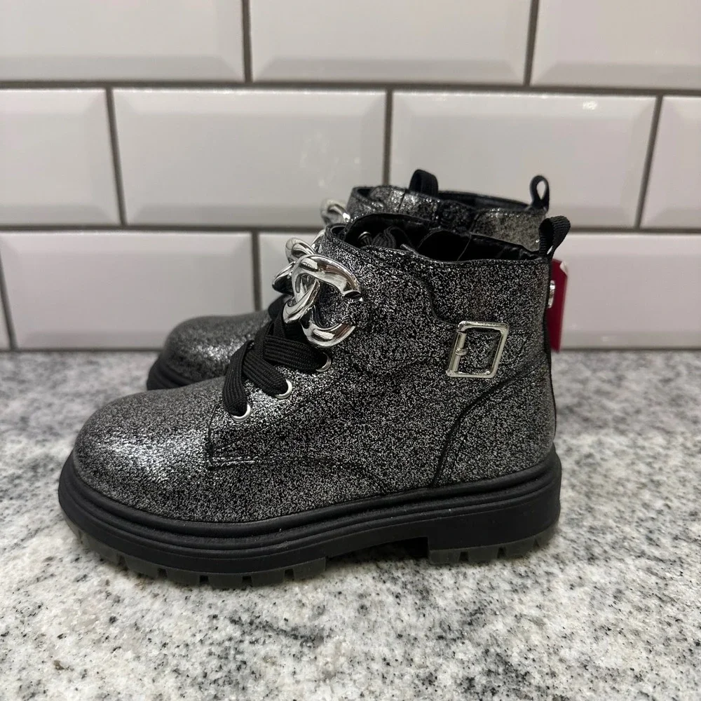 Nina glitter combat
