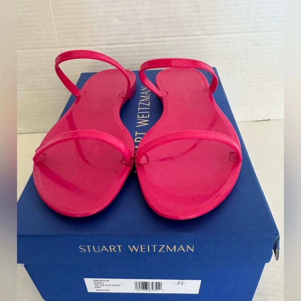 Stuart Weitzman reposhing this