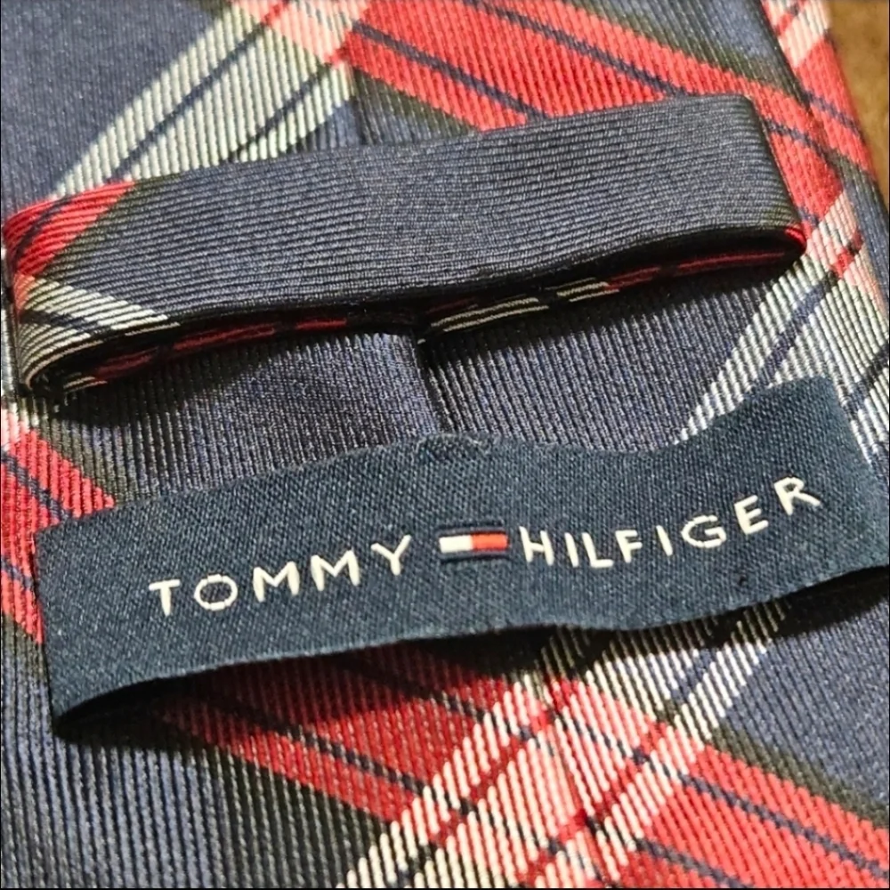 Tommy Hilfiger elegant navy