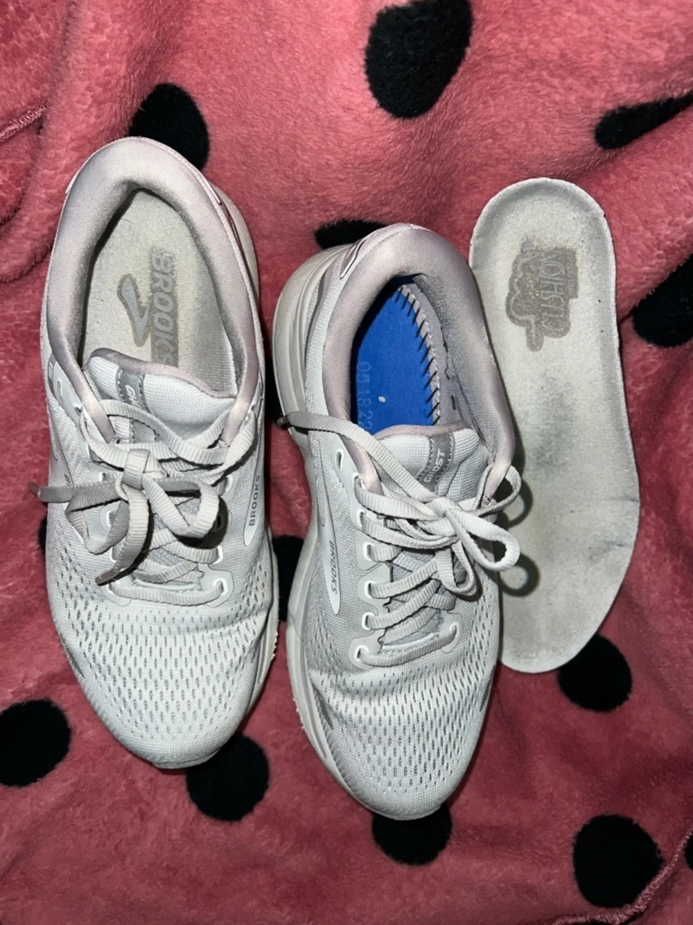 Brooks shoe image