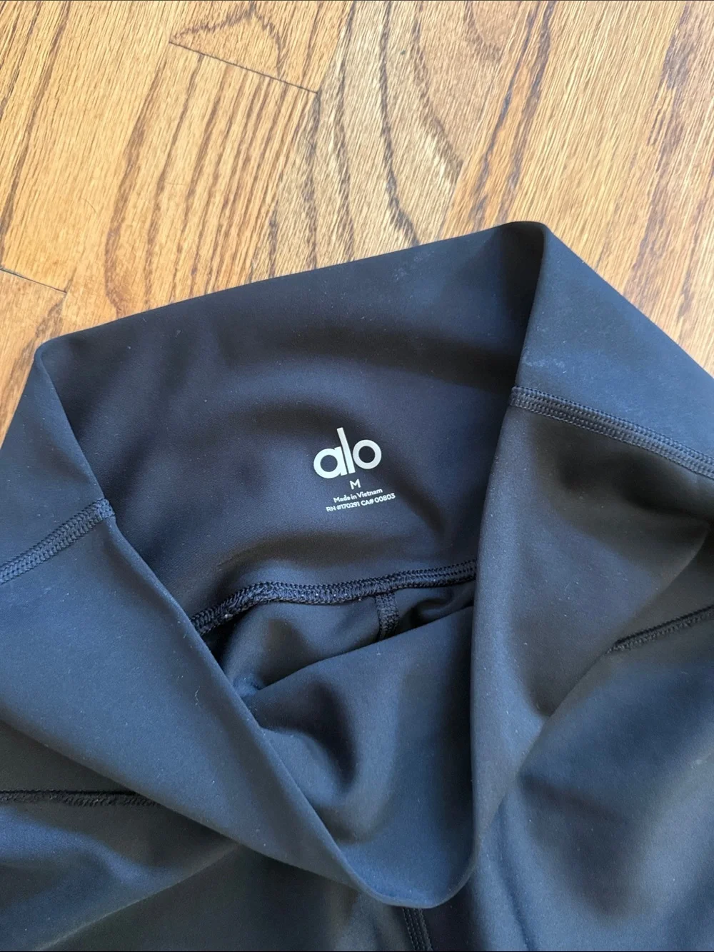 ALO Yoga bestselling alo