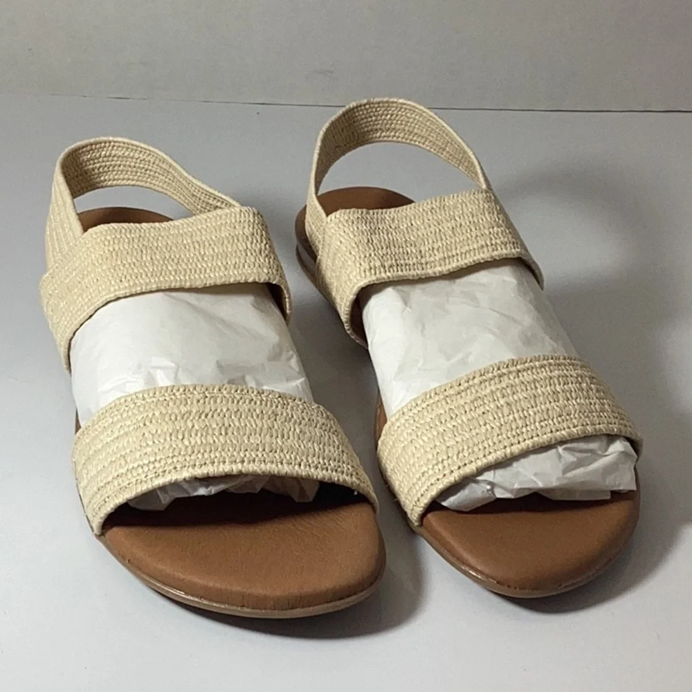 Andre Assous lining leather toe
