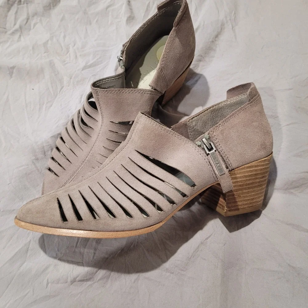 1. State Arnet Women SZ 9M Taupe Suade cage zip side block heel shoe work career