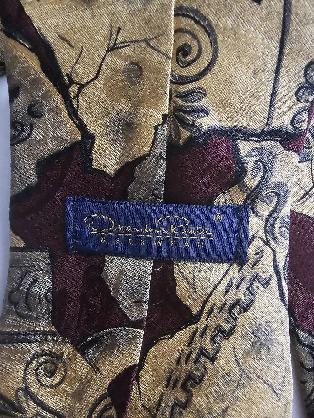 Oscar de la Renta elegant burgundy