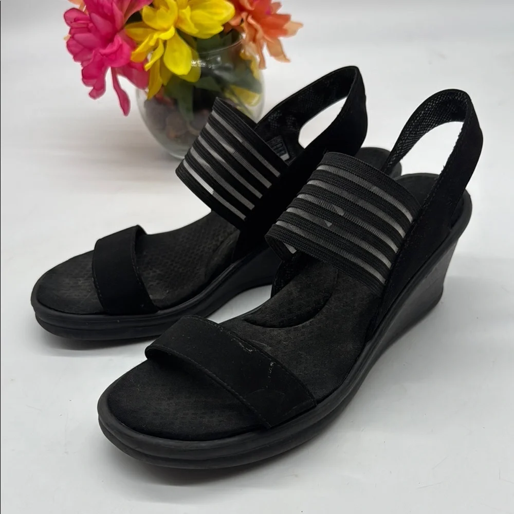 Black Wedge Sandals with Elastic Straps and Cushioned Footbed Size 9 SKT7973G