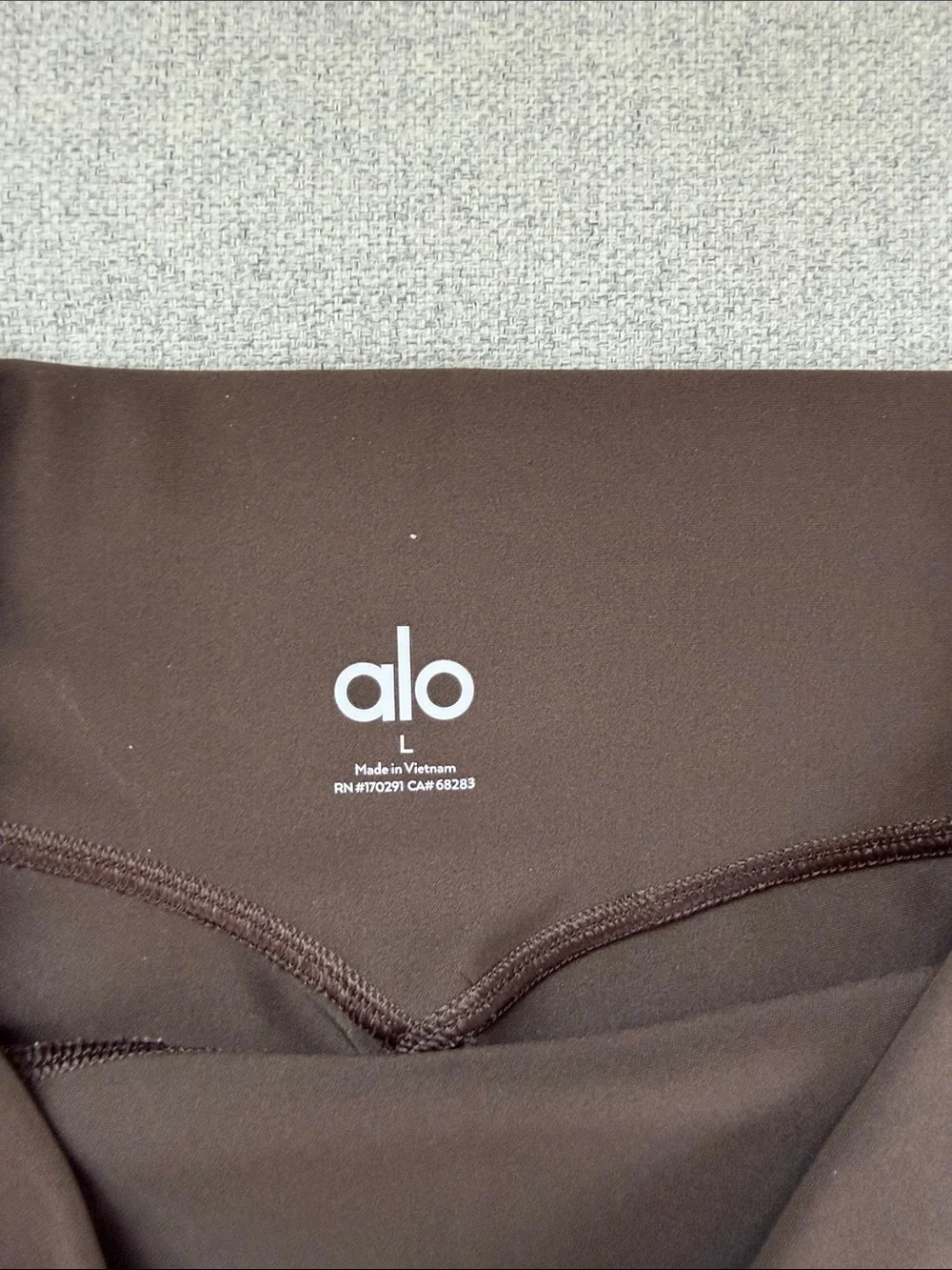 ALO Yoga https www