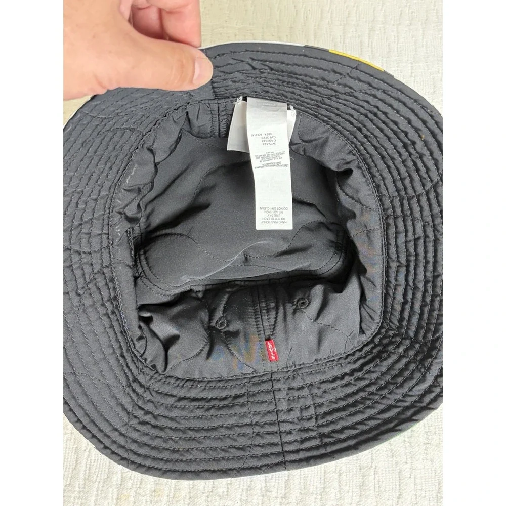 PERFECT MICKEY MOUSE REVERSABLE LEVI'S UNISEX BUCKET HAT, Size X