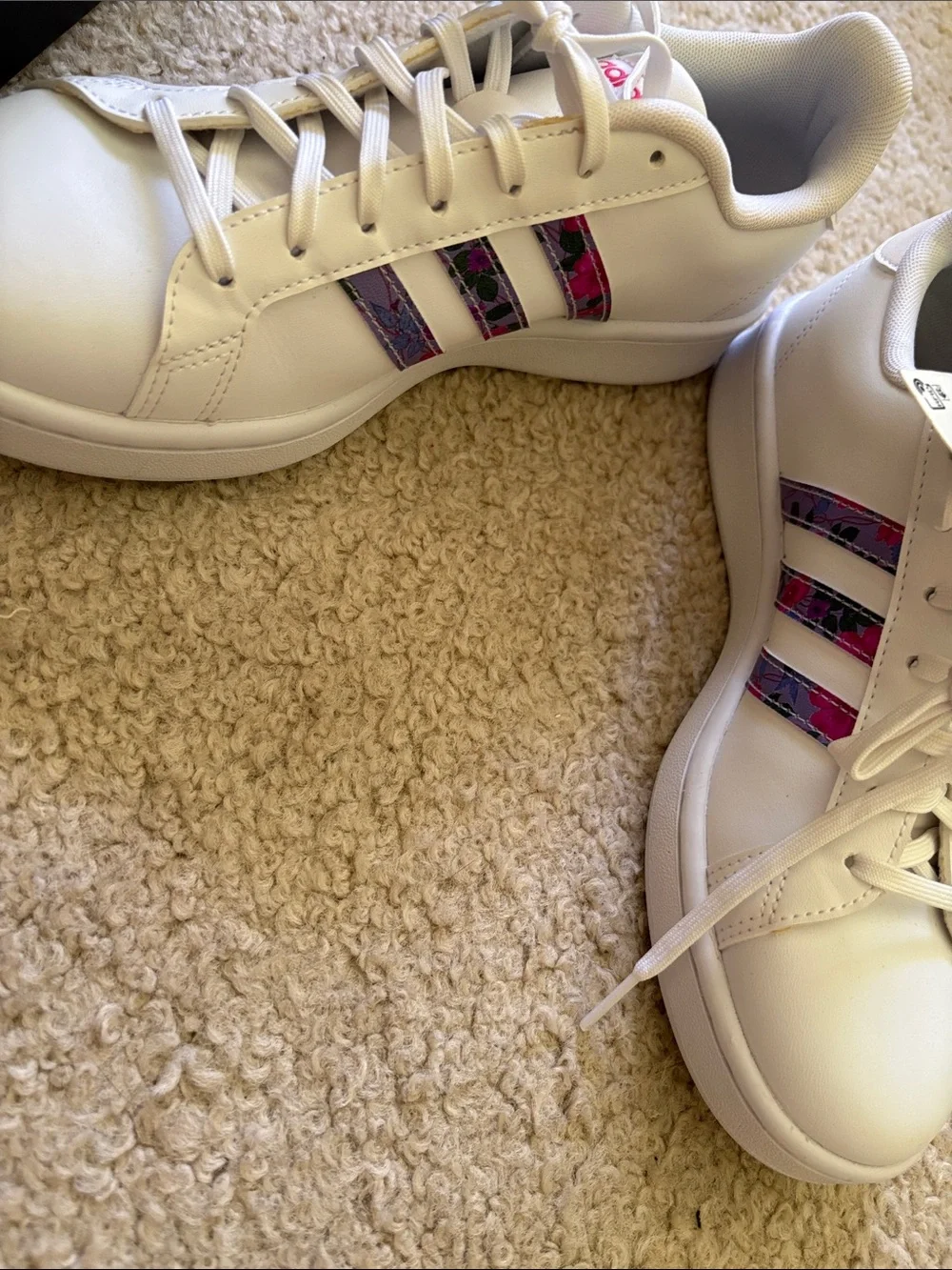 adidas classic white