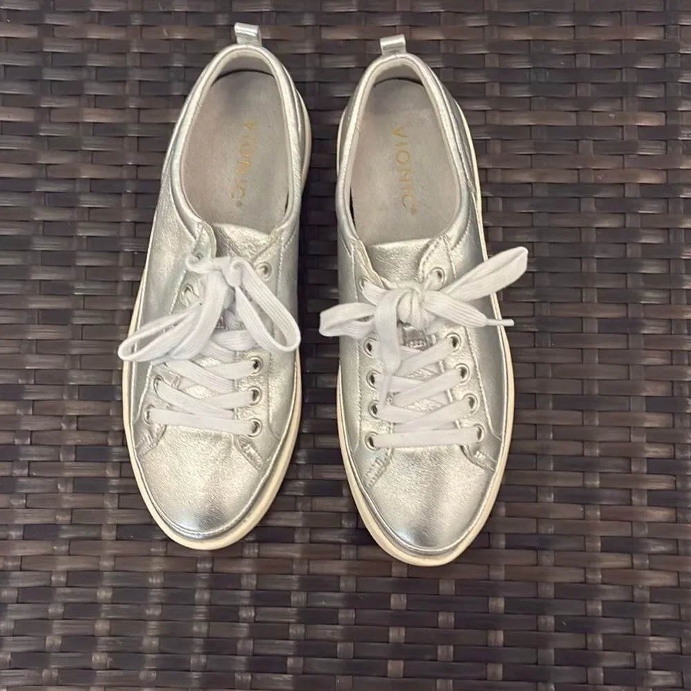 Vionic winny silver