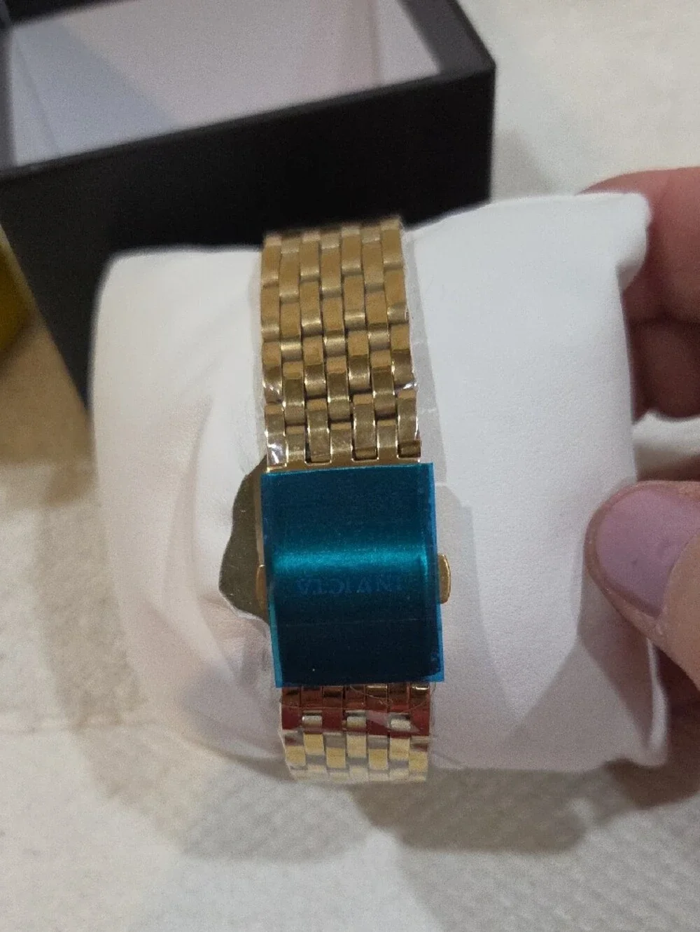 Invicta polished gold