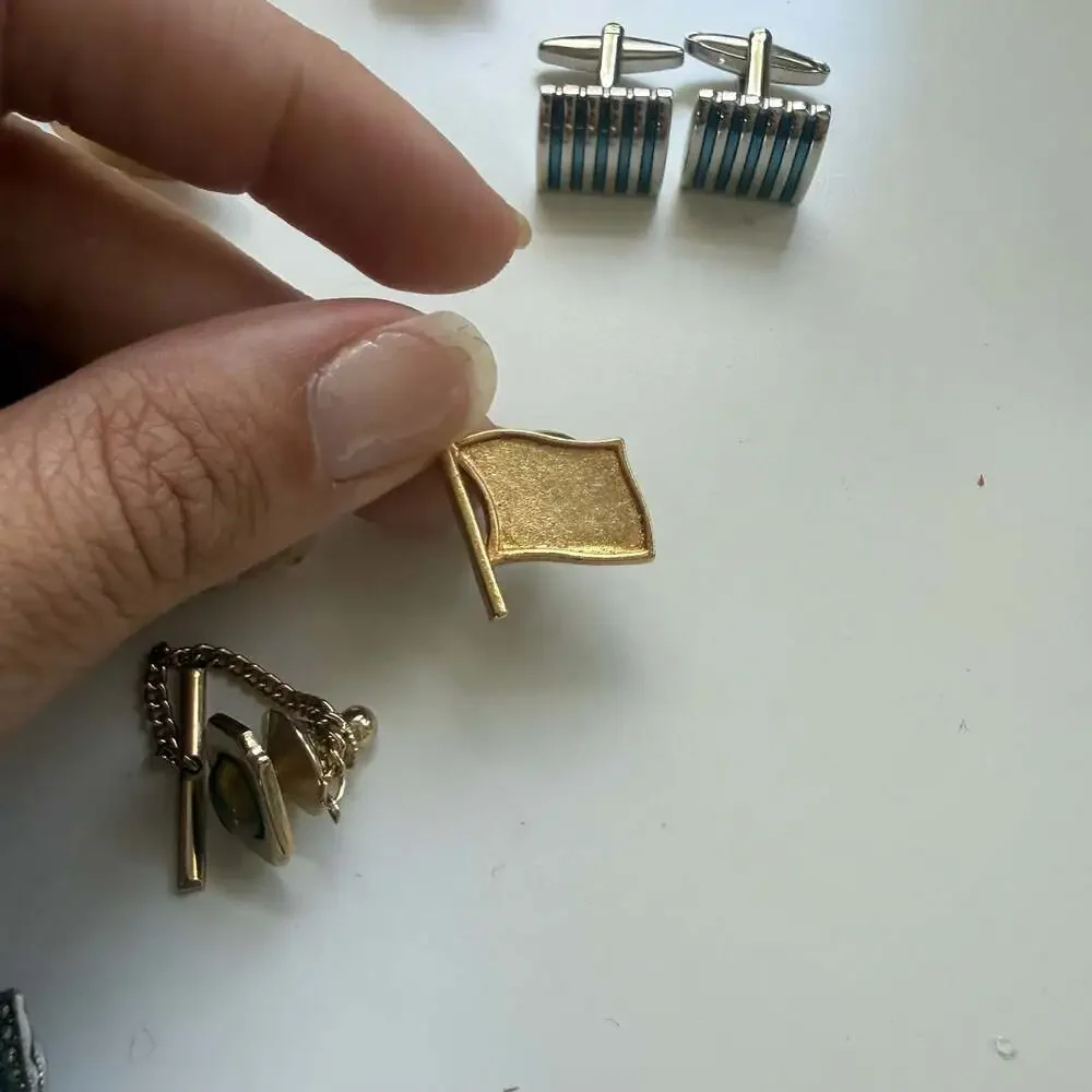 Unbranded lot pairs