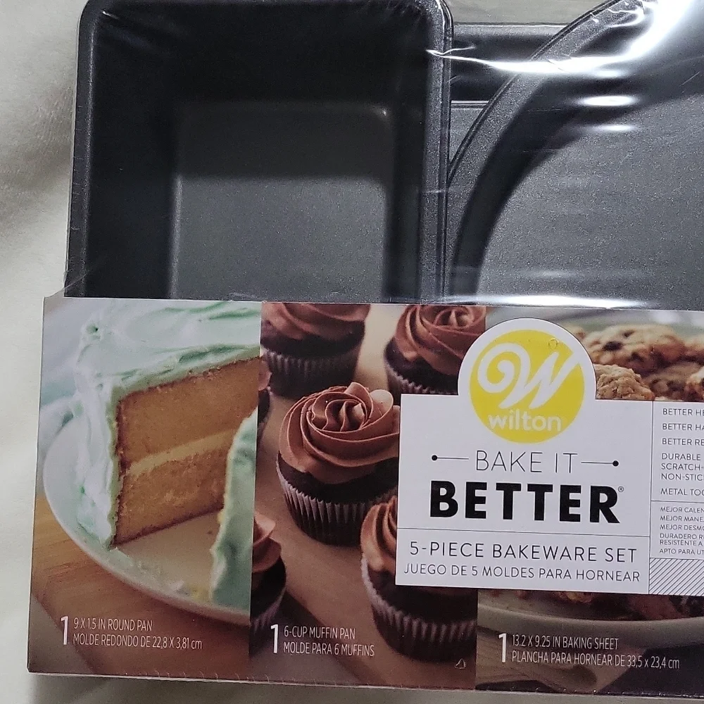 Wilton piece bakeware
