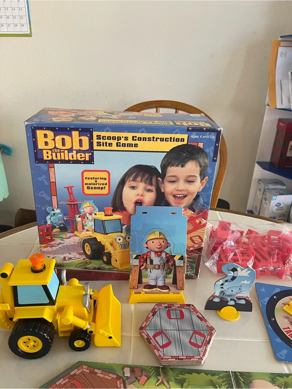 MBMilton Bradley scoop construction