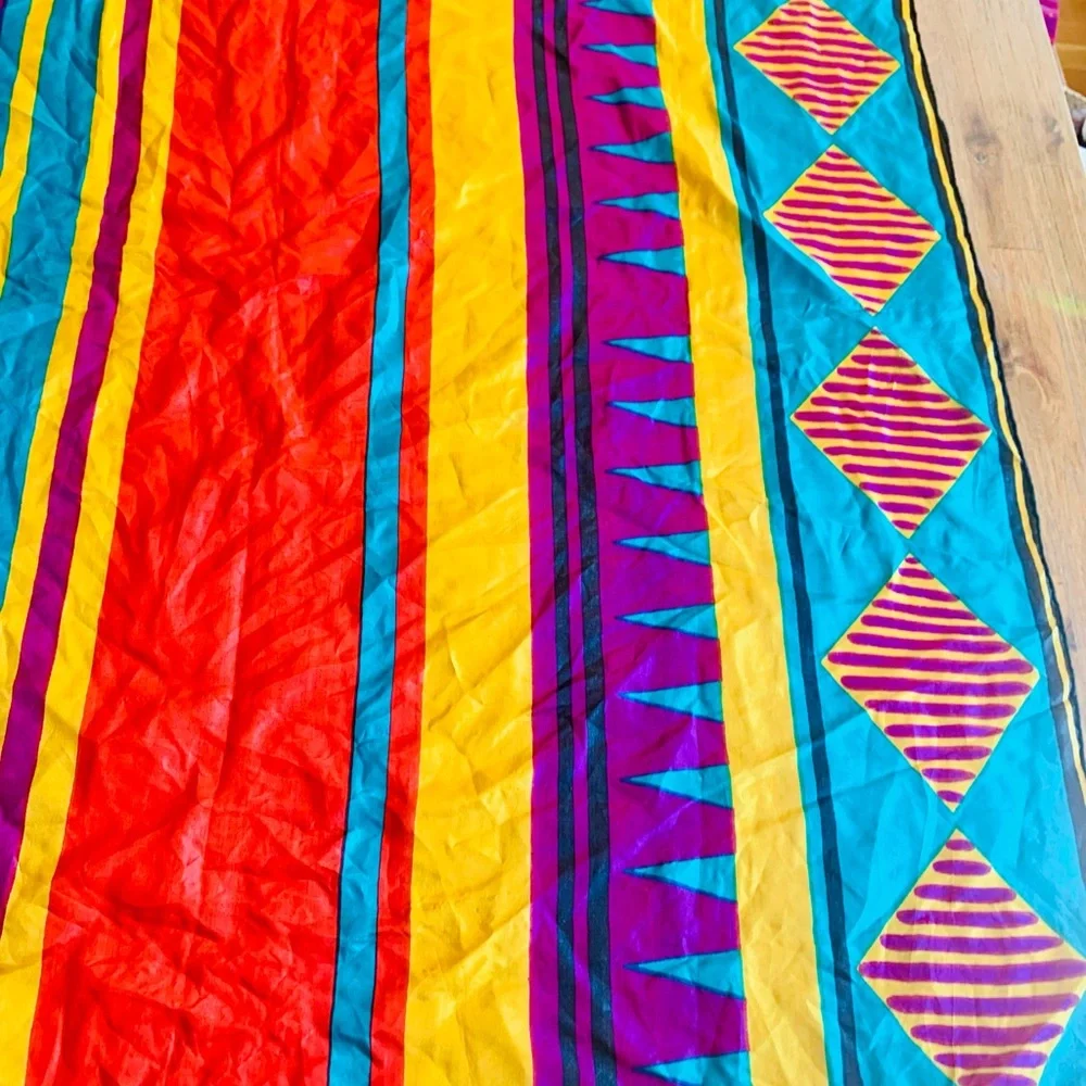 N/A vibrant scarf