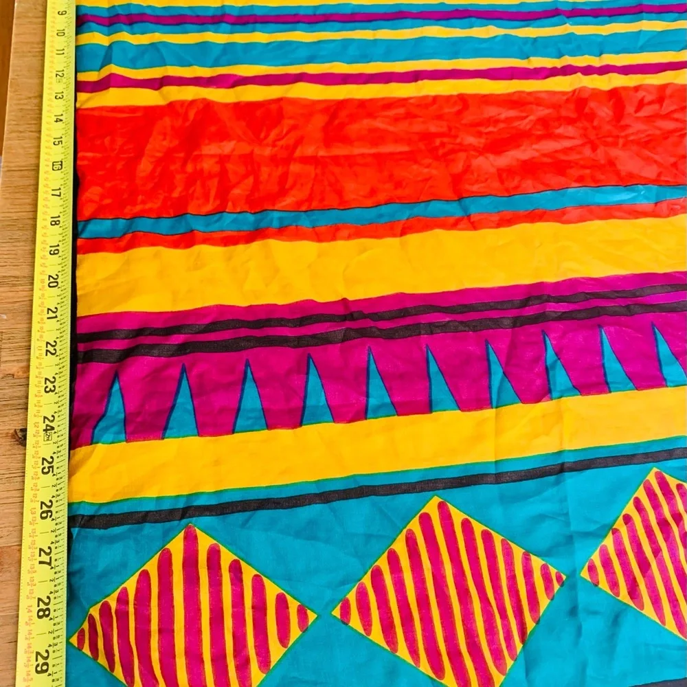 N/A vibrant scarf