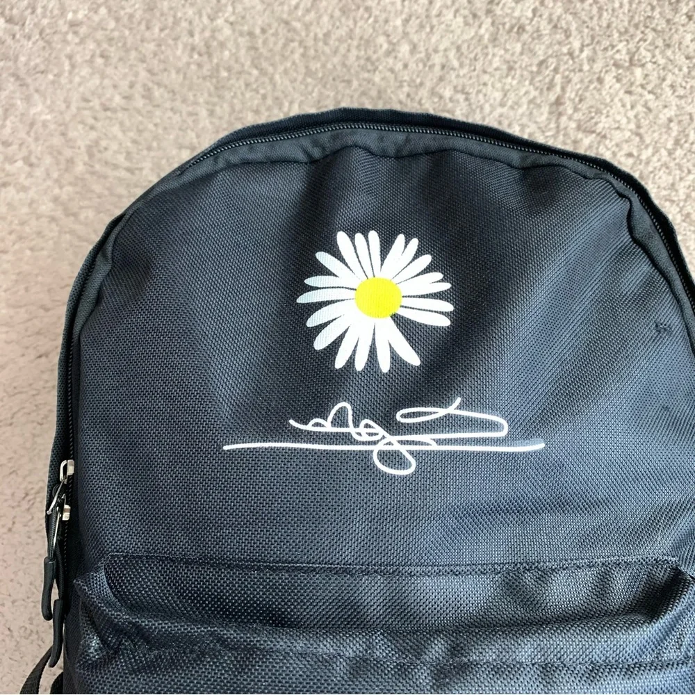 N/A daisy black