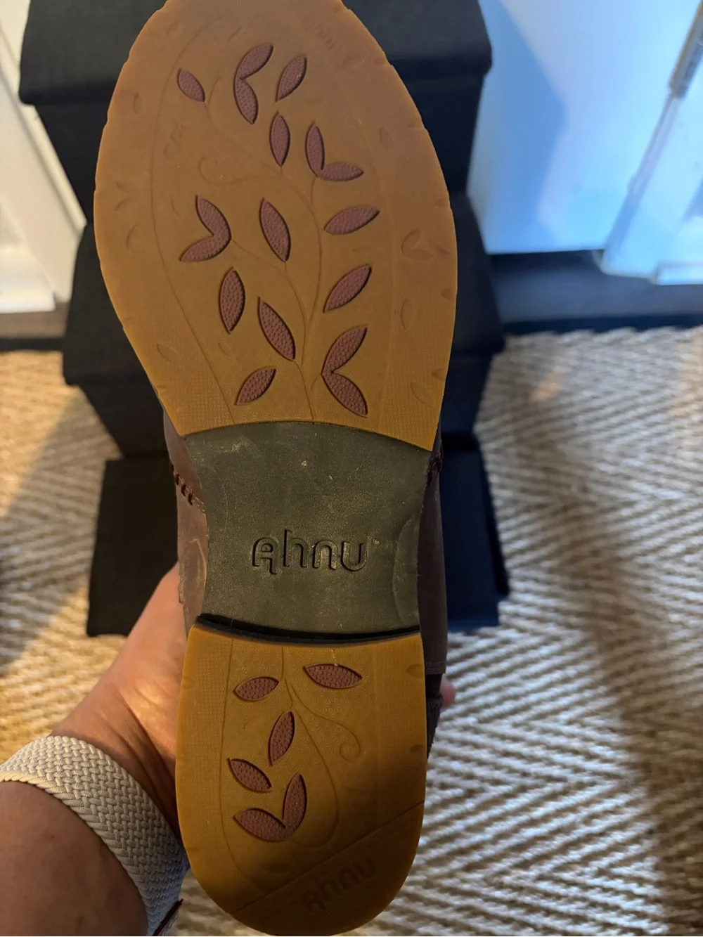 Ahnu timeless brown