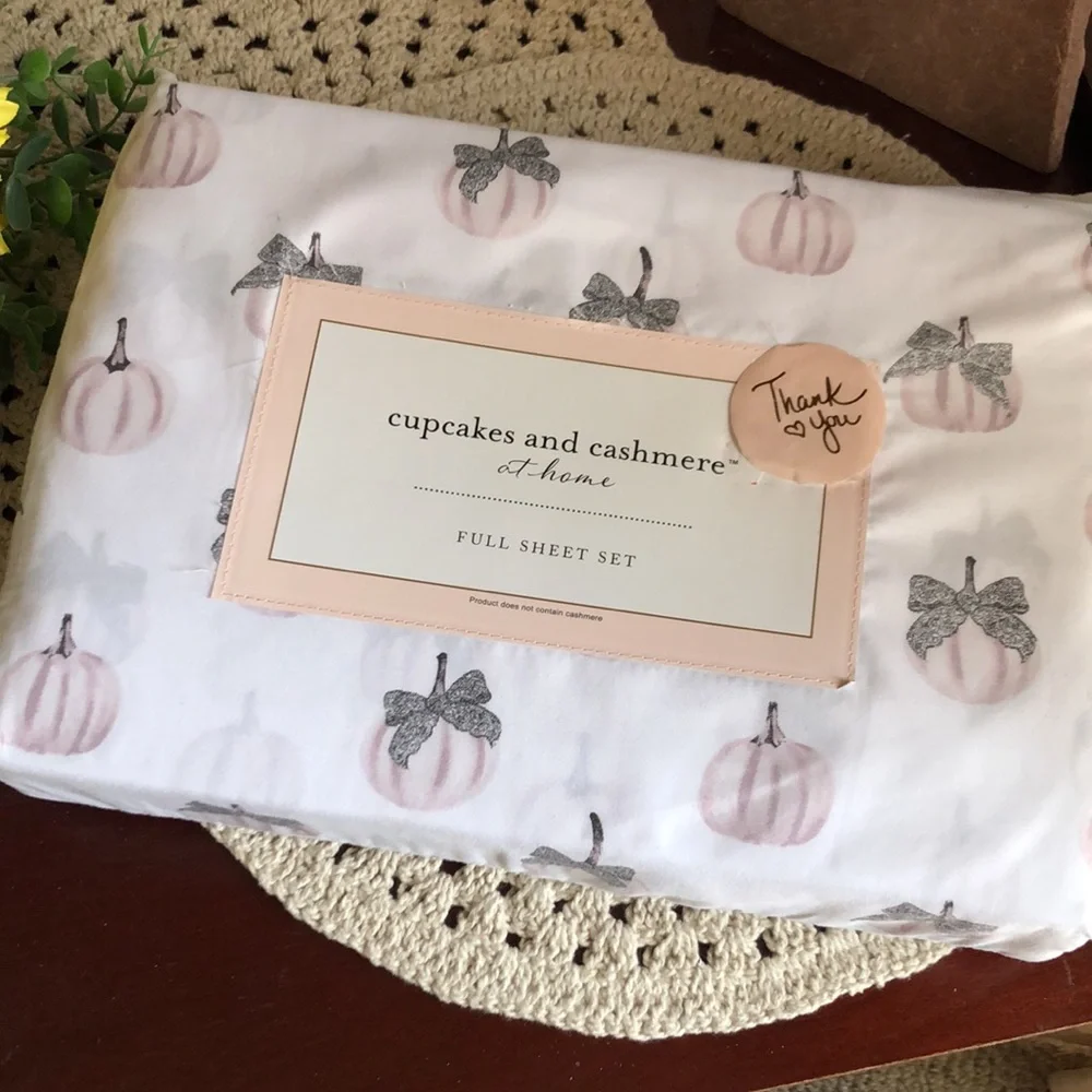 cupcakes & cashmere brand new