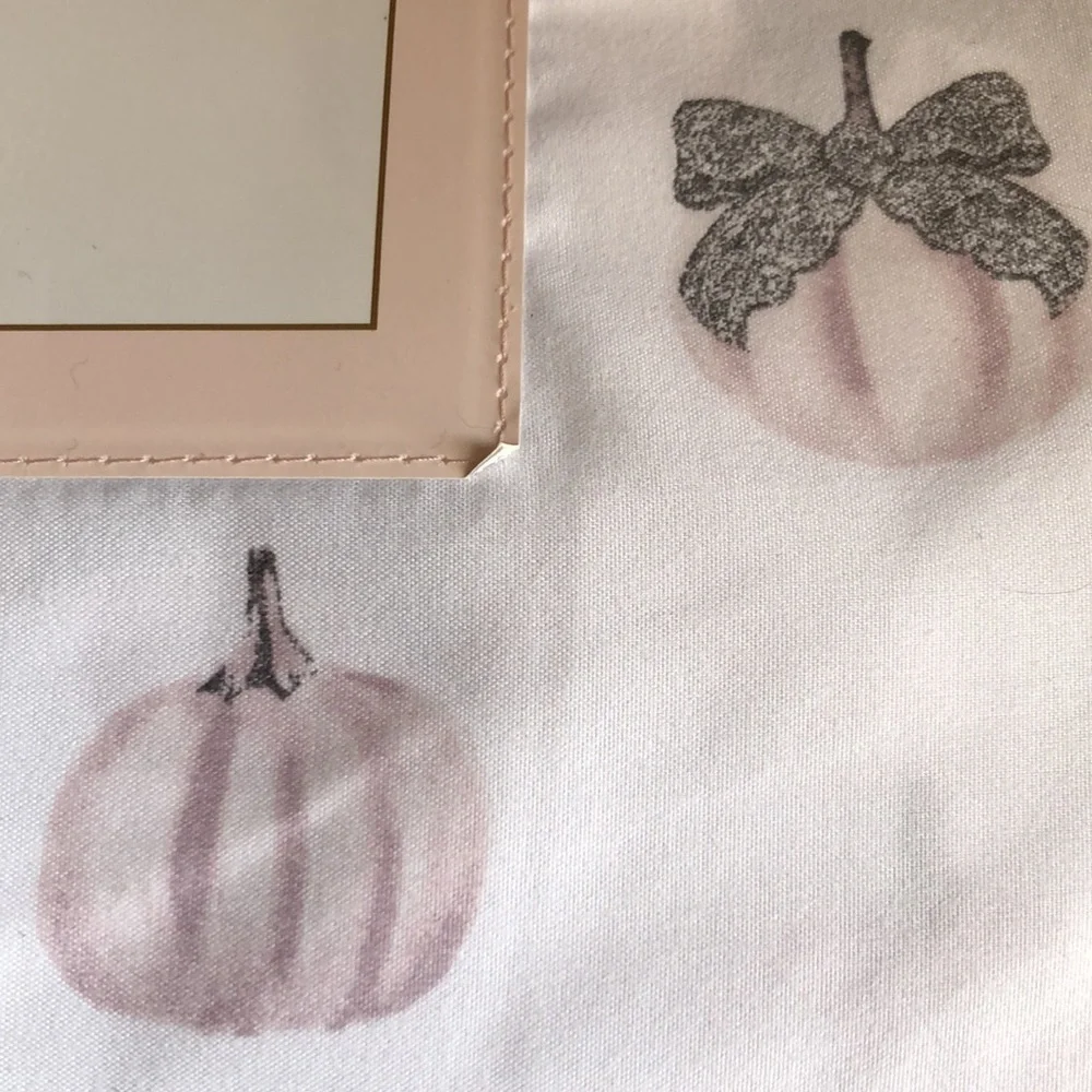 cupcakes & cashmere brand new