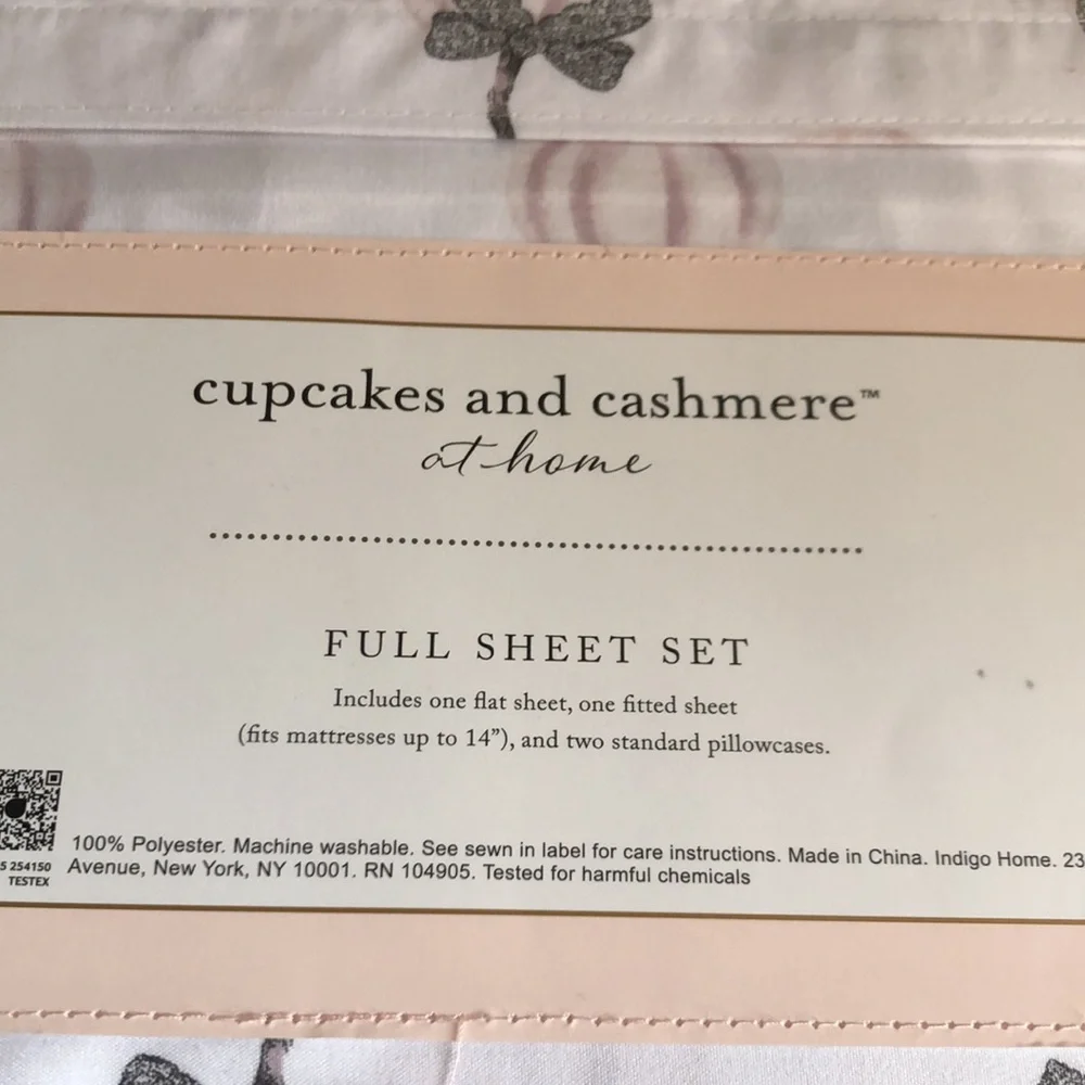 cupcakes & cashmere brand new