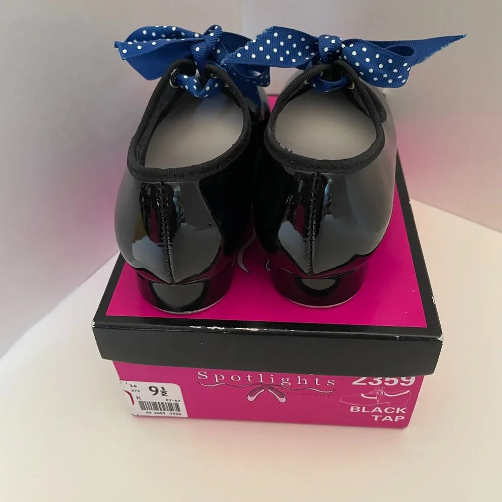 Spotlights by Highlights step into