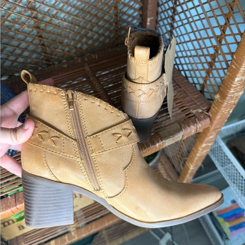 Frye women’s boots