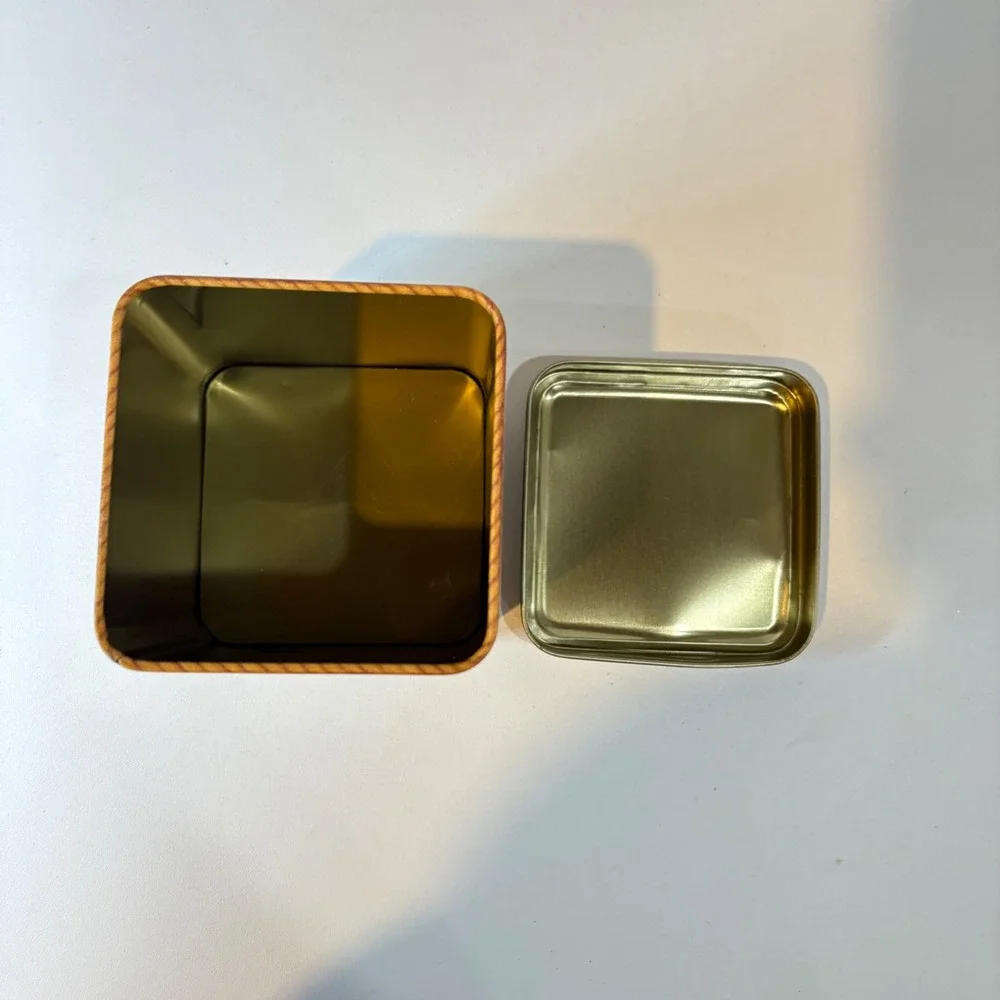N/A vintage storing shelf