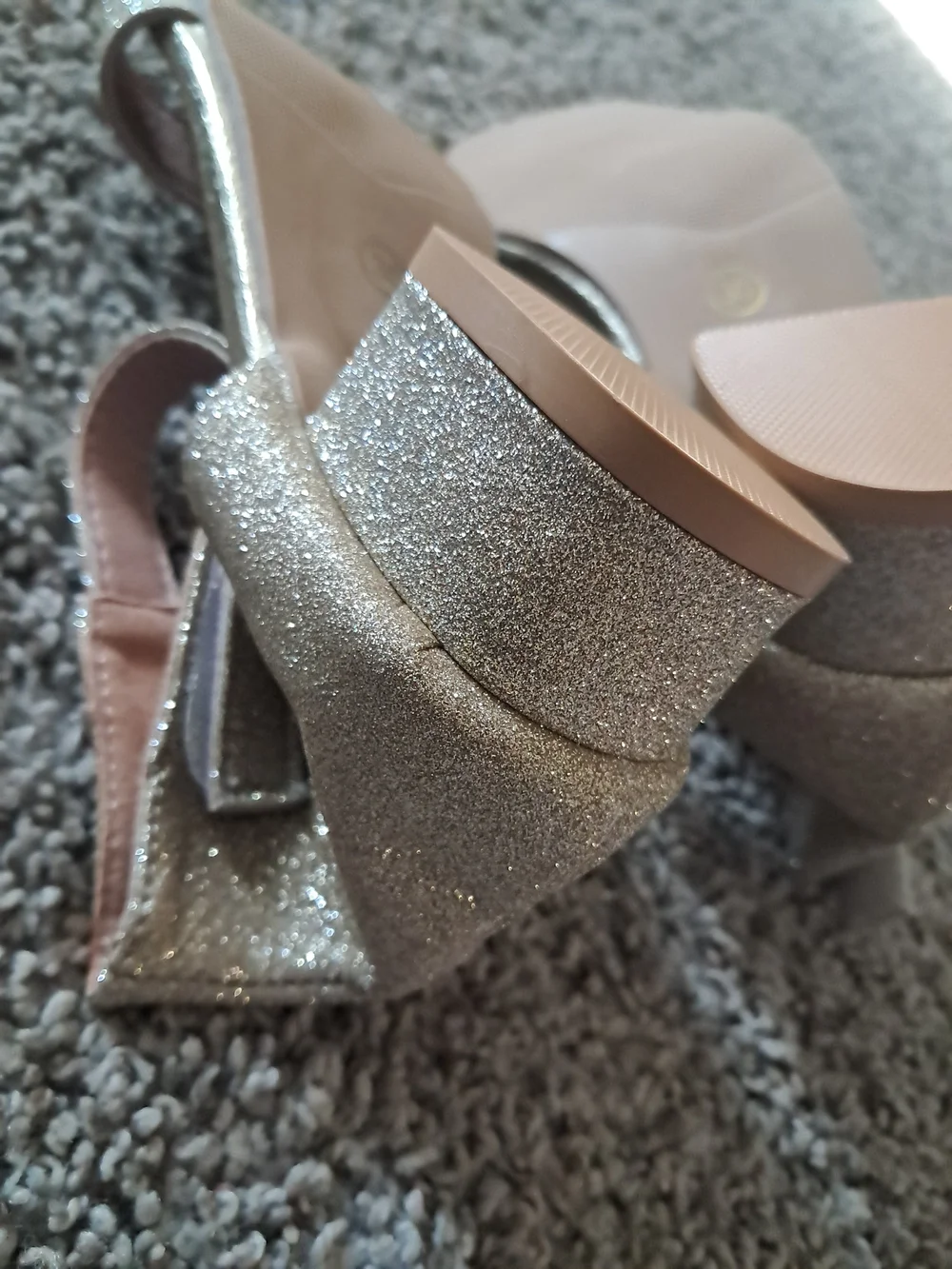 N/A sparkling gold