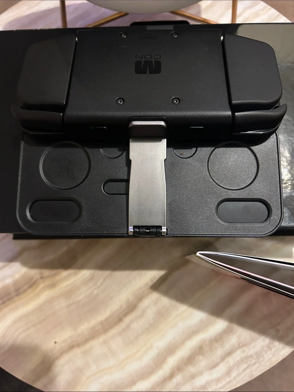 N/A pad features