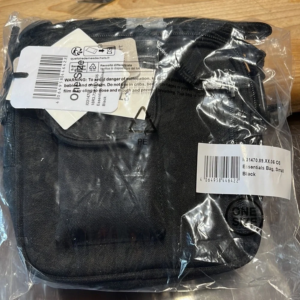 Carhartt WIP compact rugged