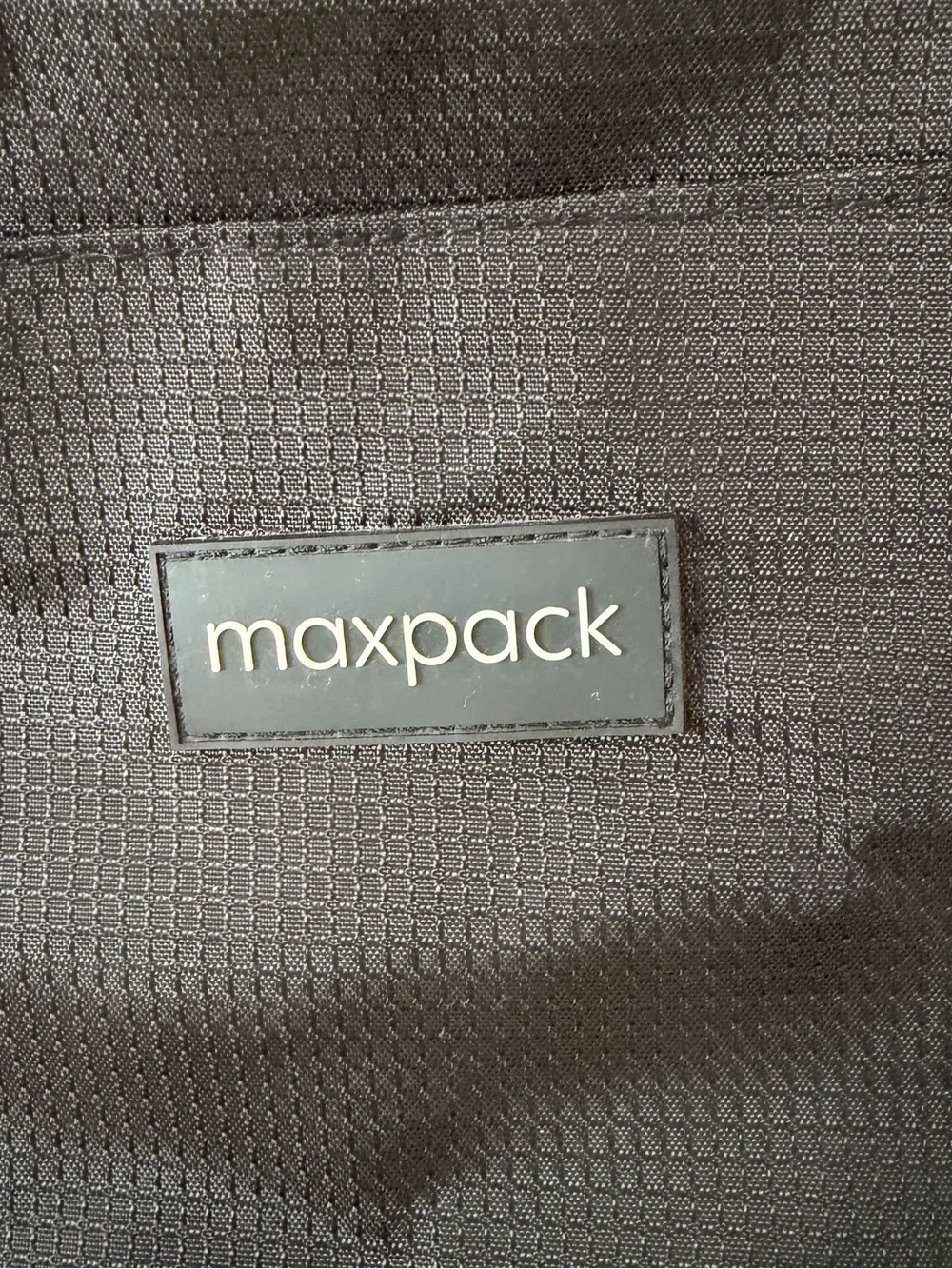 Maxpack black dog