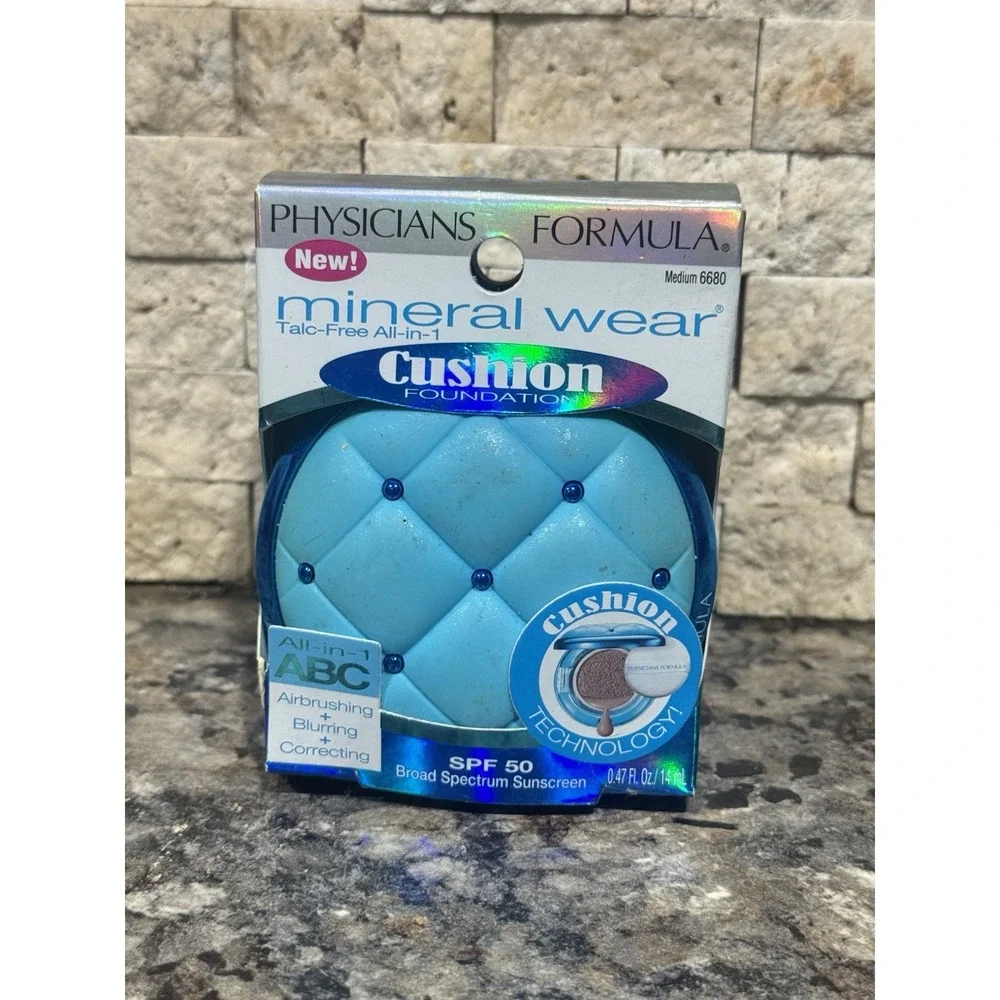 PHYSICIANS FORMULA Mineral Cushion Foundation  6680 MEDIUM New In Box