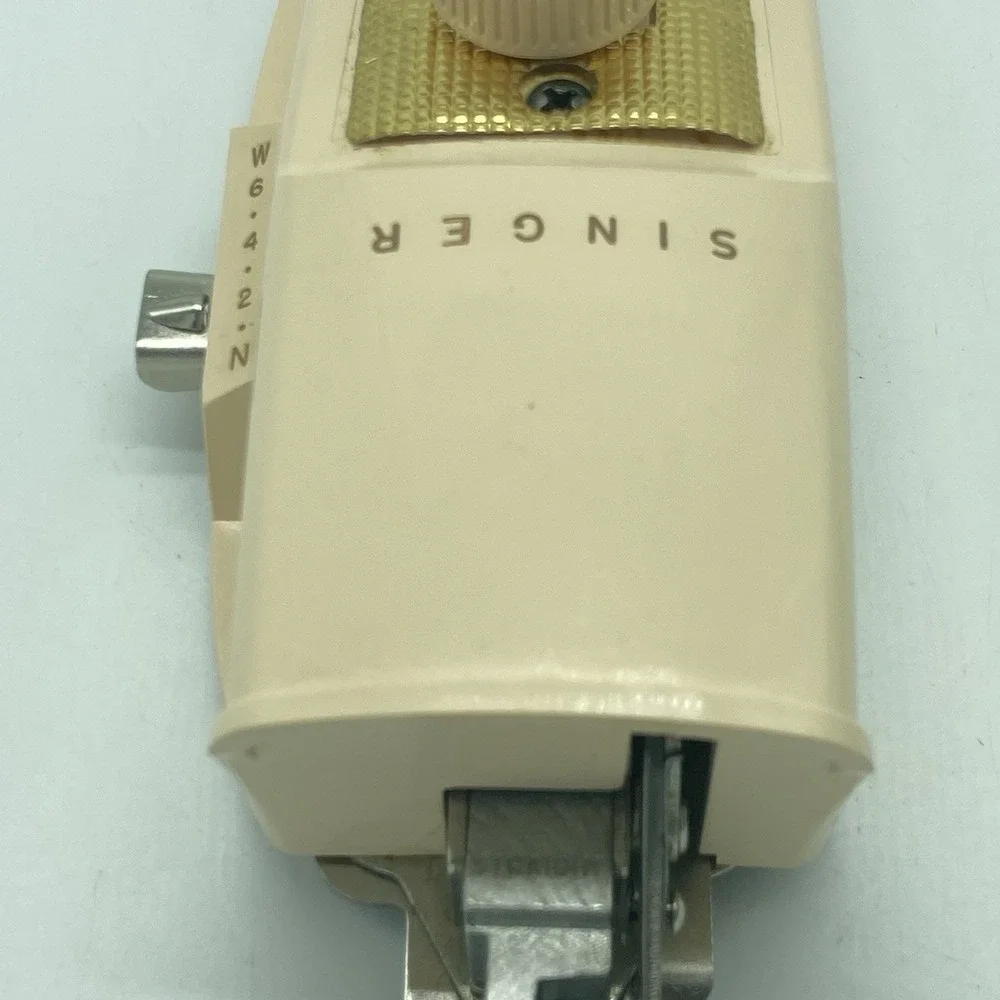 Singer vintage buttonholer
