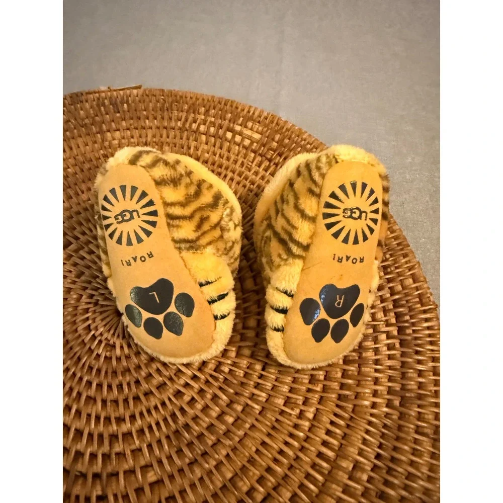 UGG plush bixbee