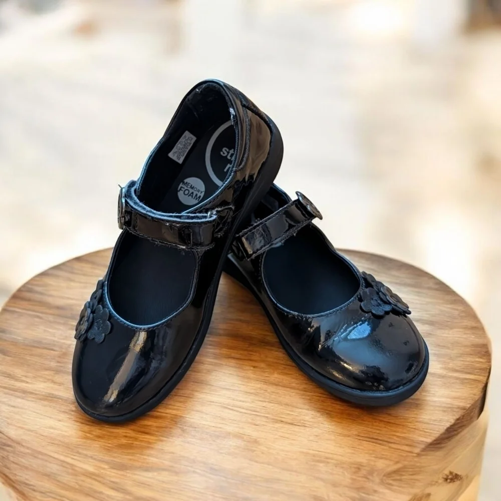 Stride Rite Girls Black Patent Dress Shoes with Floral Accent Size 13.5