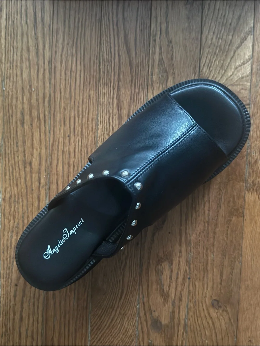 Lollitashow bold black