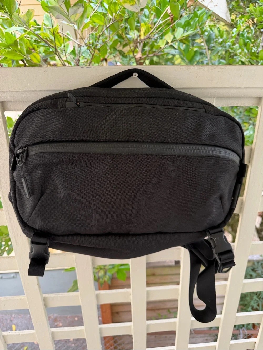 Aer Large Men's Black Crossbody Sling Pack - Sleek Urban Carry - Cordura