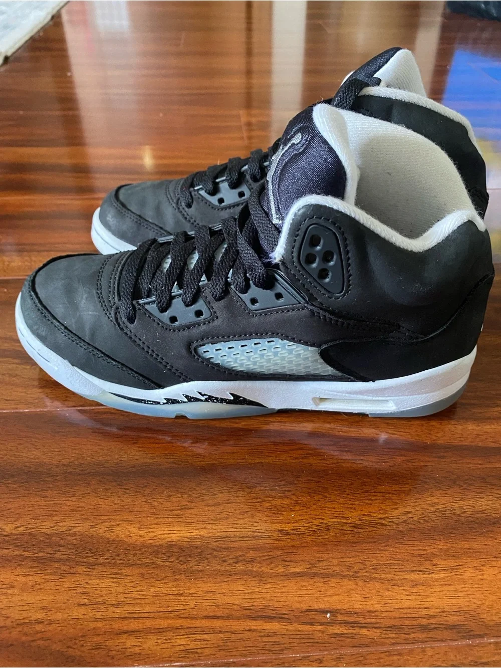 Jordan iconic retro