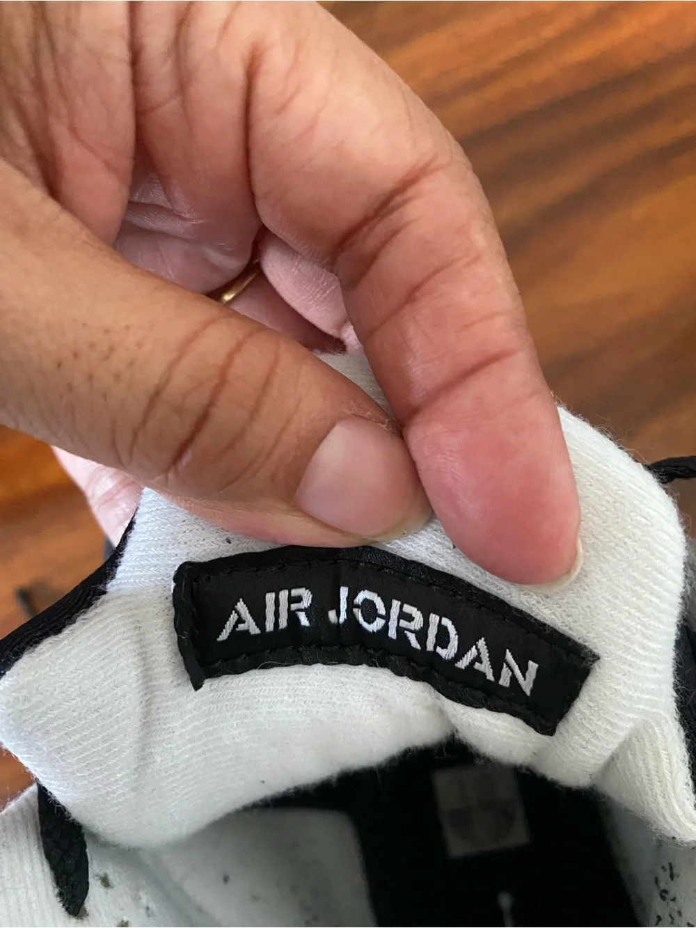 Jordan iconic retro