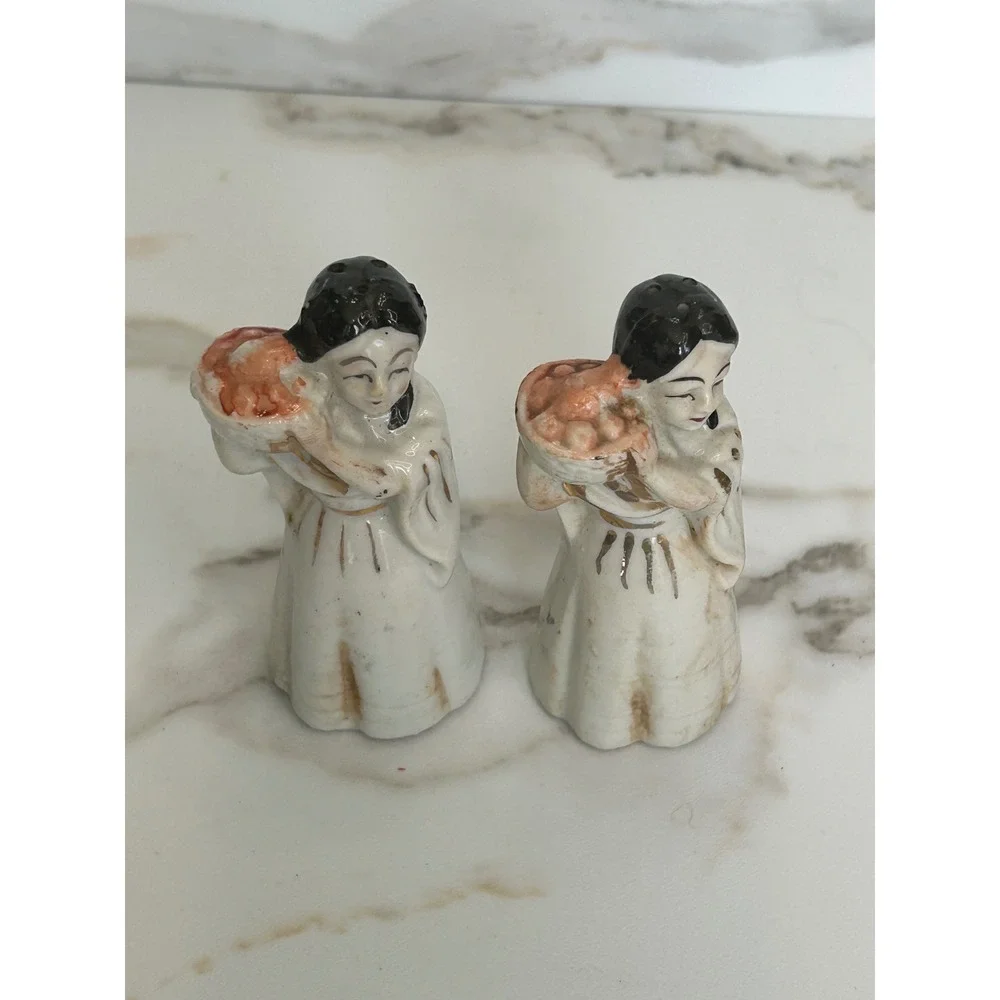Unbranded vintage ceramic