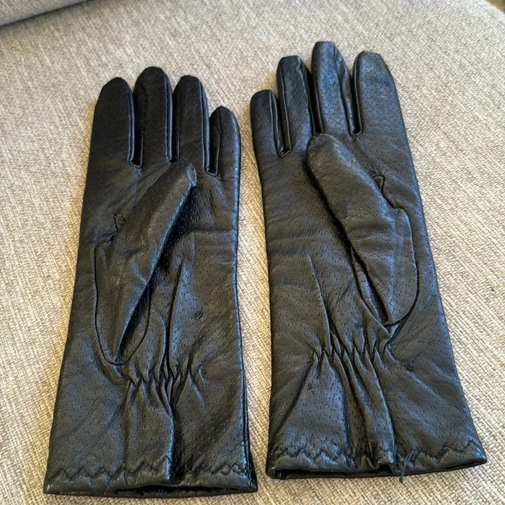 Vintage black leather gloves size large