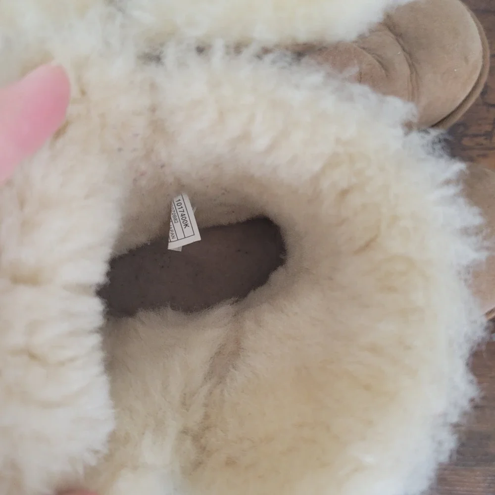 UGG bailey button