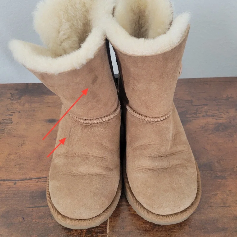 UGG bailey button