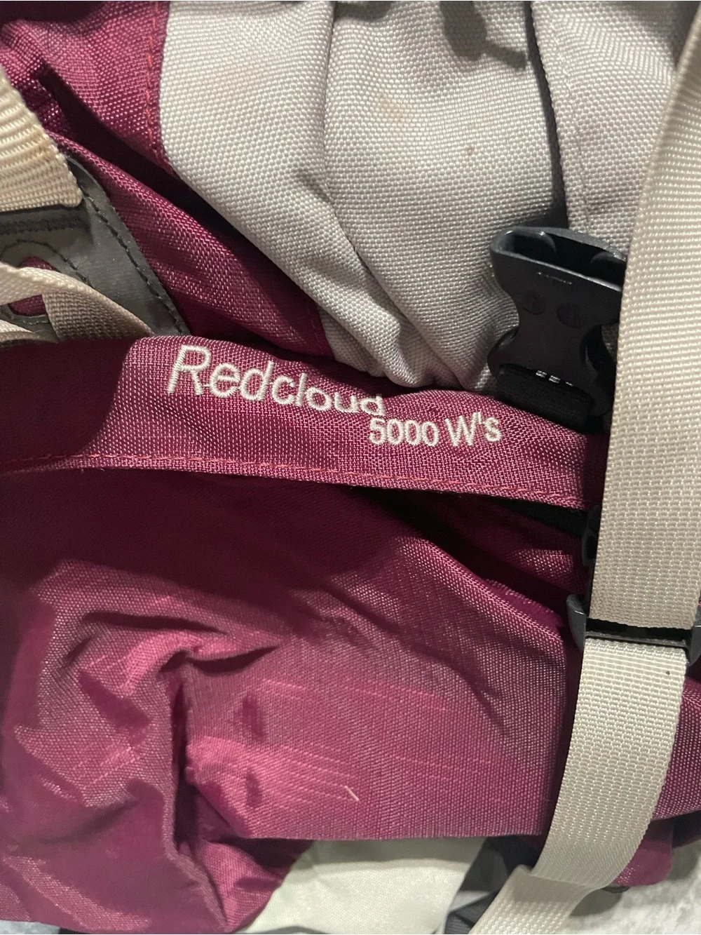 Kelty spacious maroon