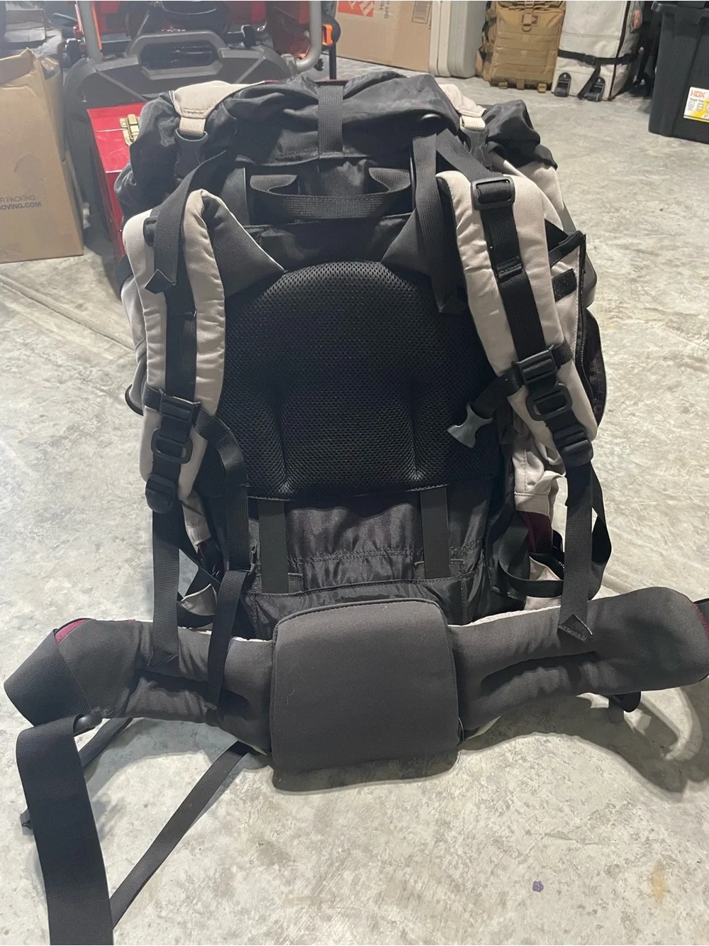 Kelty spacious maroon