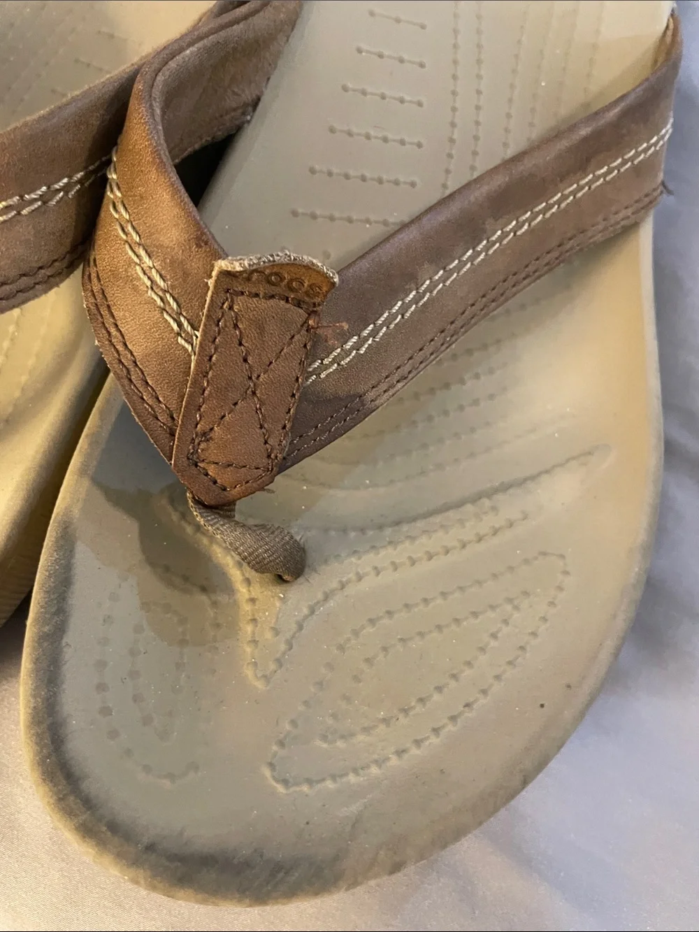 CROCS thong sandals