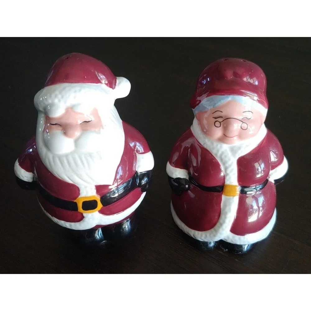 Publix Santa Claus and Mrs Claus Salt Pepper Shaker Set Christmas Holiday 2003