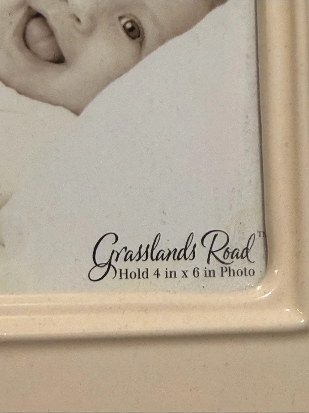 Grasslands Road decorative cream