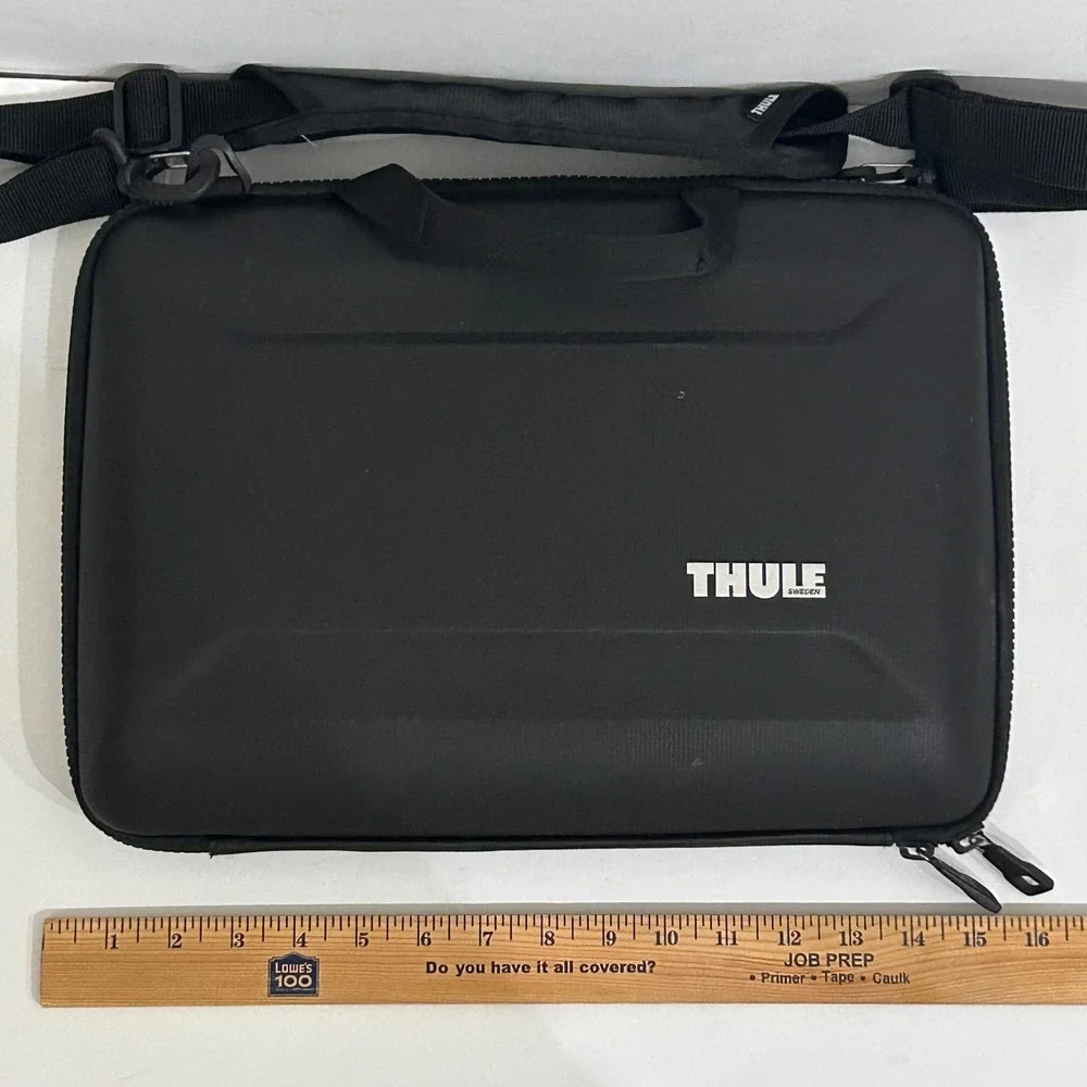 Thule gauntlet macbook